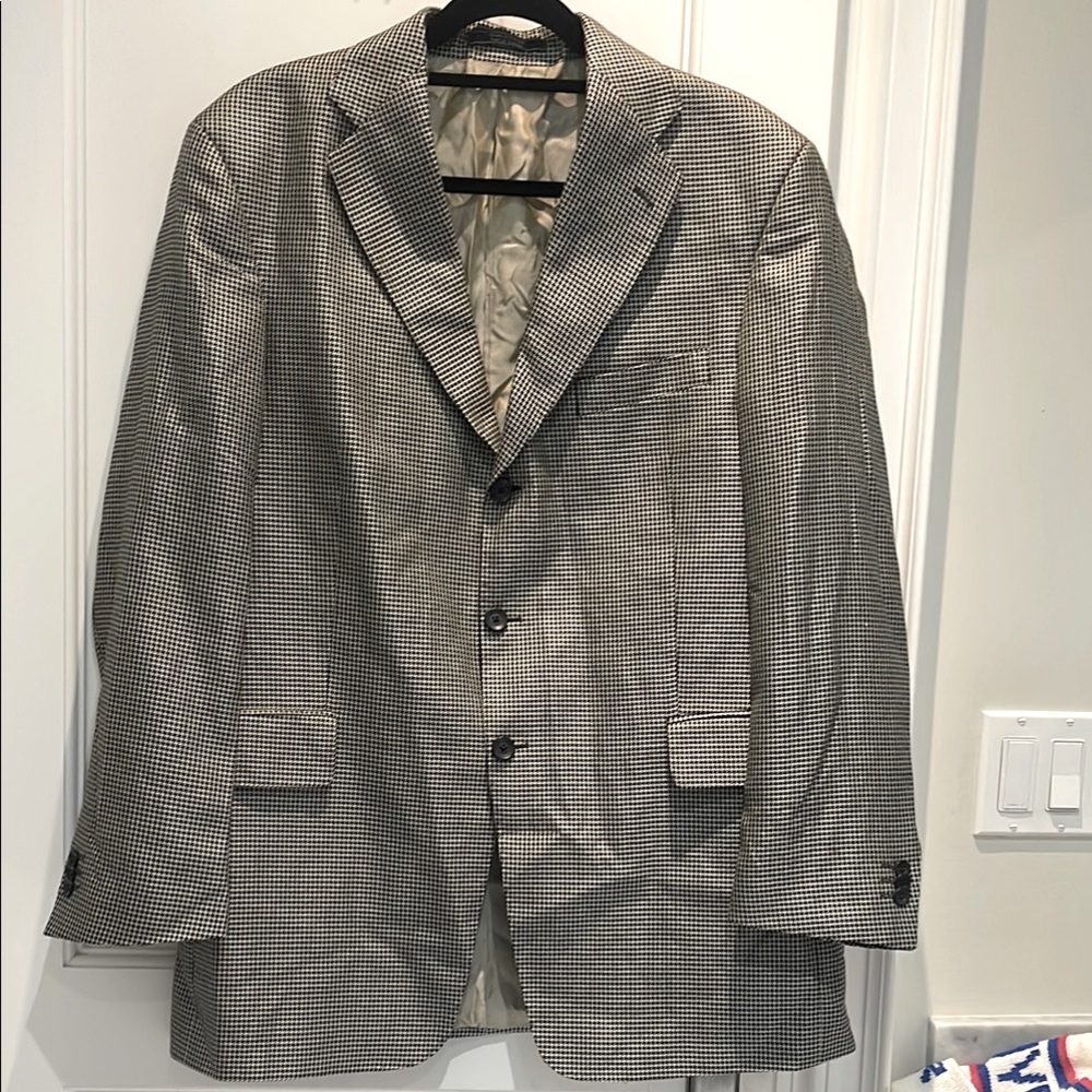BRANT Arnold Brant Wool and Silk Houndstooth Sport Coat with Notched Lapels🐑